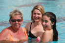 Tre generationer i poolen