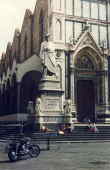 Dante Alighieri foran Chiesa di Santa Croce