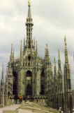 P taget af Duomo. Guldstatuen helt p toppen er Den hellige Madonna